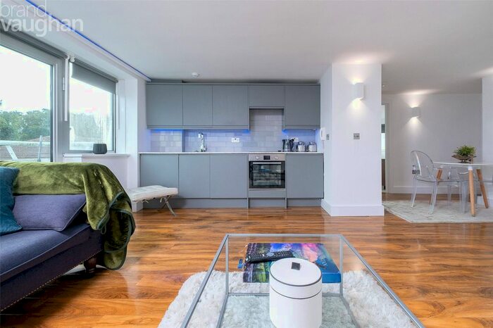 3 Bedroom Flat To Rent In London Road, Preston, Brighton, BN1