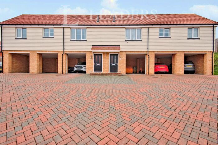 2 Bedroom Maisonette To Rent In School Avenue, Laindon, Basildon SS15