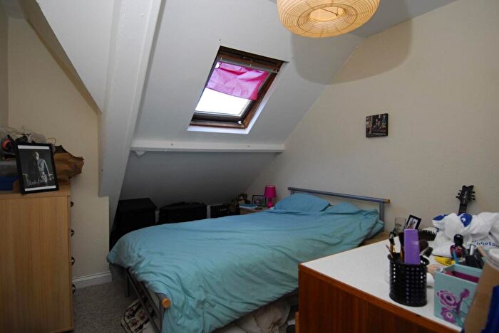 2 Bedroom Apartment To Rent In Napier Terrace, Flat, Plymouth, PL4