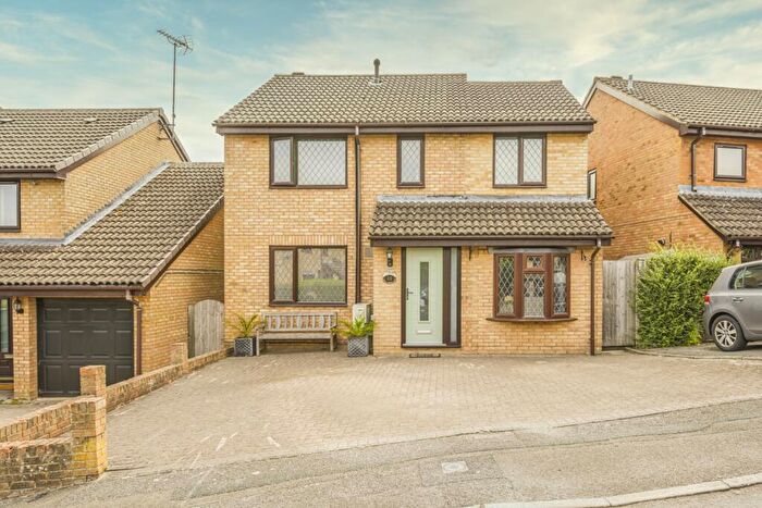 4 Bedroom Detached House For Sale In Chervil Close, Swindon, SN2