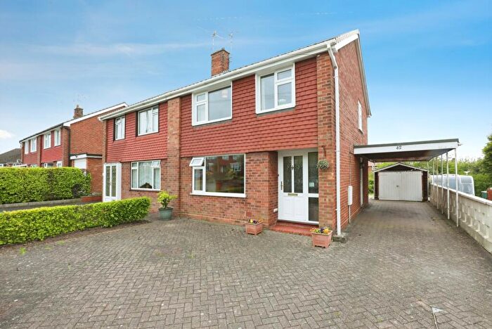 3 Bedroom Semi-Detached House For Sale In Woodnoth Drive, Shavington, Crewe, Cheshire, CW2