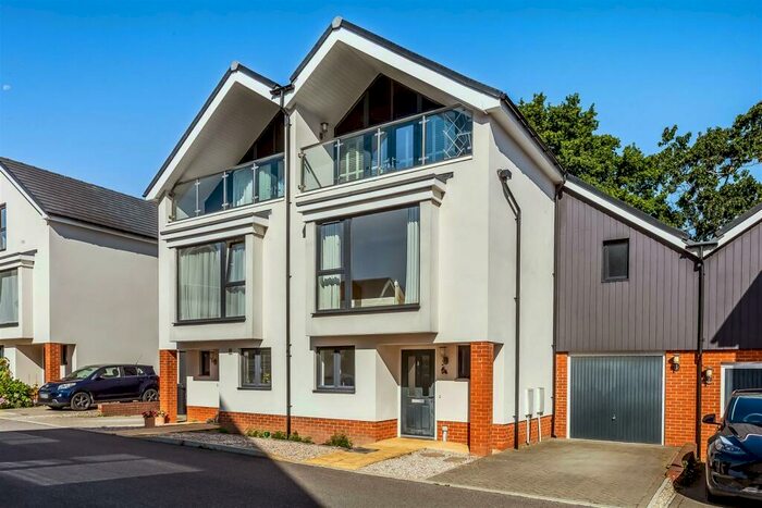 3 Bedroom Semi-Detached House To Rent In Huxley Drive, Hurst Green, Oxted, RH8