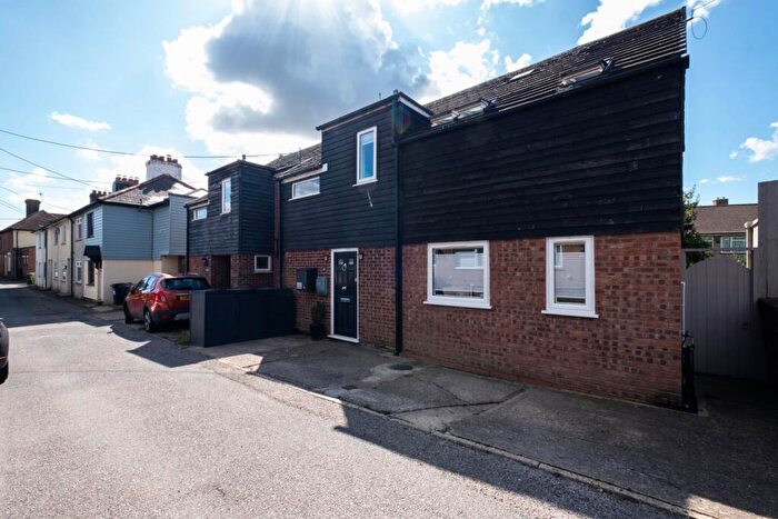 3 Bedroom Semi-Detached House For Sale In Ross Gardens, Rough Common, CT2