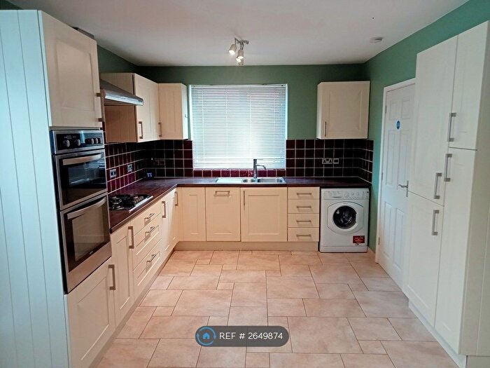 2 Bedroom End Of Terrace House To Rent In Weymouth, Weymouth, DT4