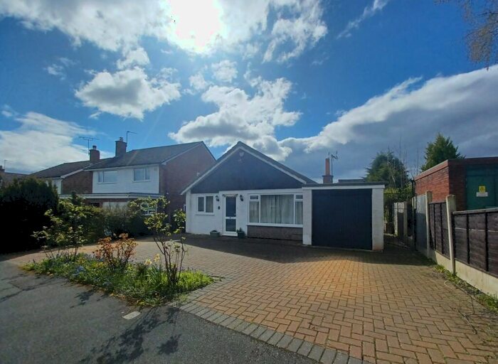 3 Bedroom Bungalow To Rent In Linton Rise, Alwoodley, Leeds, West Yorkshire, LS17