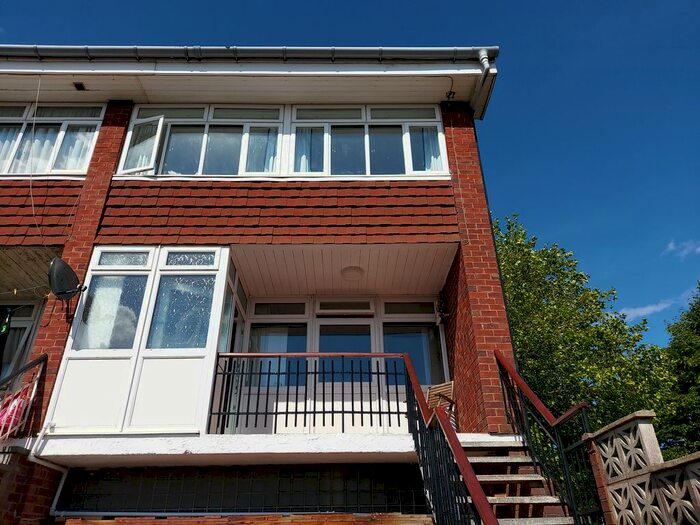 3 Bedroom Flat To Rent In Silvercourt, Brownhills, Walsall, WS8