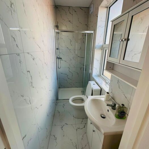 2 Bedroom Flat To Rent In Deansbrook Road, Burnt Oak, Edgware, HA8