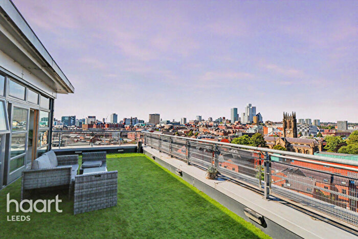 2 Bedroom Apartment For Sale In Bowman Lane, Leeds, LS10