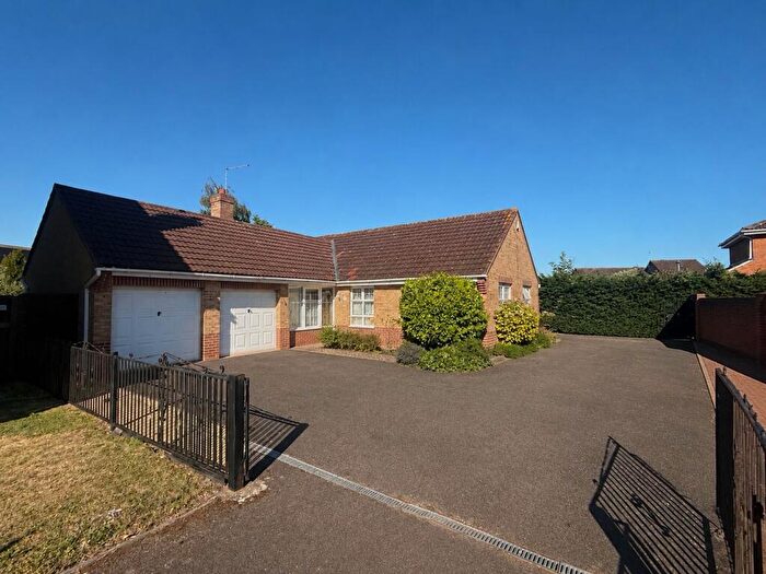 3 Bedroom Detached Bungalow For Sale In Barkston Drive, Peterborough, PE1