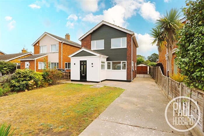 3 Bedroom Detached House For Sale In Bishops Walk, Gunton, NR32