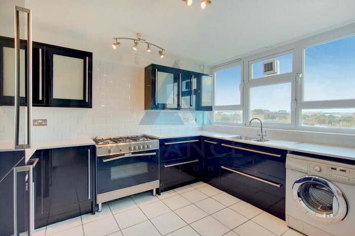 3 Bedroom Flat To Rent In Peregrine House, Hall Street, EC1V