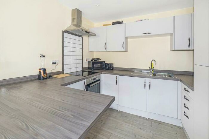 1 Bedroom Flat To Rent In Cambridge Road, Dorchester, DT1