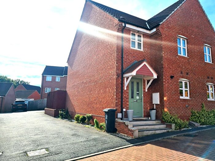 3 Bedroom Semi-Detached House To Rent In Husthwaite Lane, Leicester, LE5