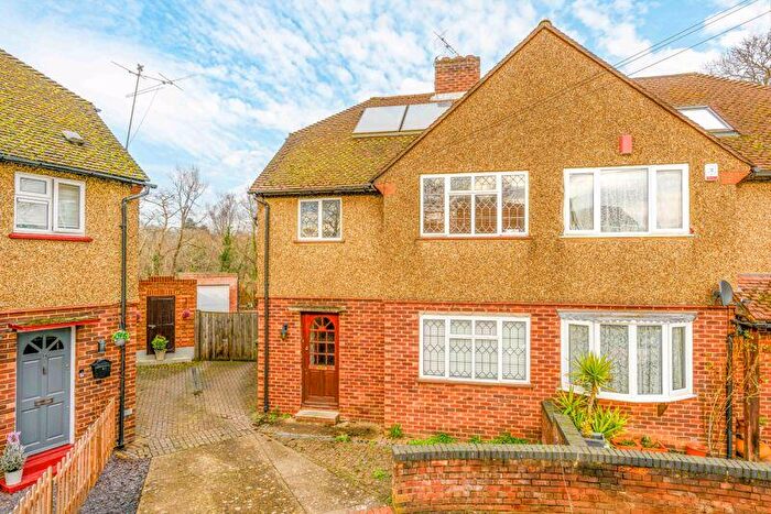 6 Bedroom Semi-Detached House For Sale In Segrave Close, Weybridge, KT13