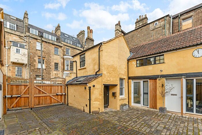 3 Bedroom Terraced House To Rent In Rivers Street Mews, Bath, BA1