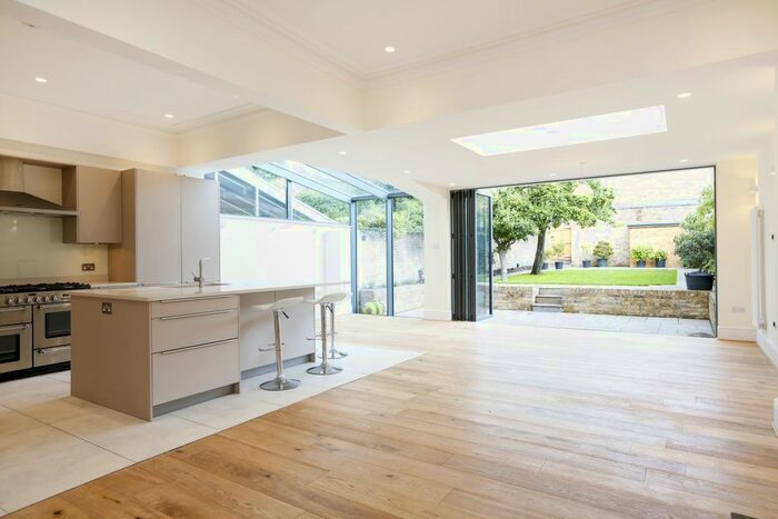 5 Bedroom Terraced House To Rent In Ellerker Gardens, Richmond, TW10