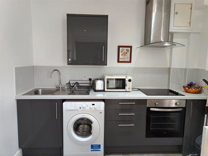 2 Bedroom Apartment To Rent In Richardson Street, Swansea, SA1