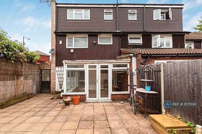 4 Bedroom Terraced House To Rent In Vicarage Lane, Straford, E15