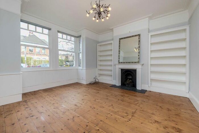 2 Bedroom Flat To Rent In Sternhold Avenue, London, SW2