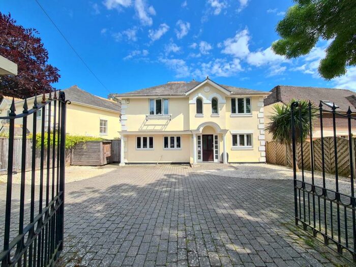 4 Bedroom Detached House To Rent In Compton Avenue, Lilliput, Poole, BH14