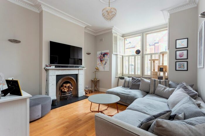 2 Bedroom Flat To Rent In Killyon Road, London, SW8