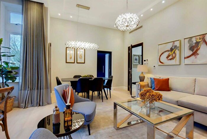 4 Bedroom Flat To Rent In Fitzjohns Avenue, Hampstead, NW3