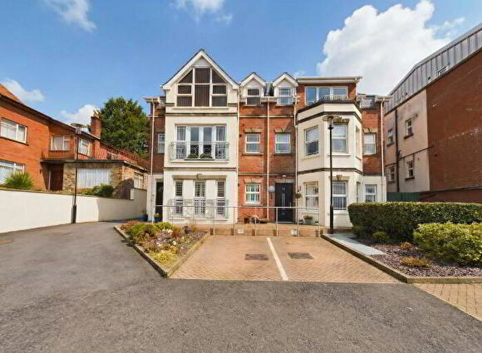 2 Bedroom Apartments For Sale In Pinetree Court Glen Road, Belfast, BT11