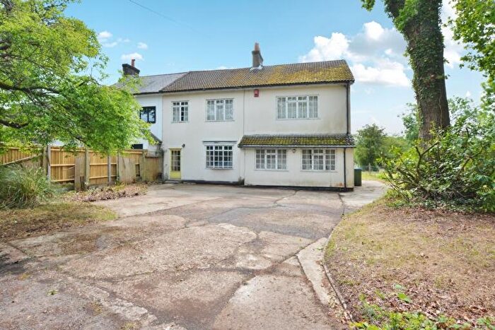 3 Bedroom Semi-Detached House For Sale In Rusper Road, Ifield, RH11
