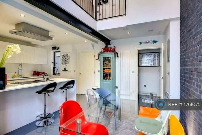 2 Bedroom Terraced House To Rent In London, London, E2