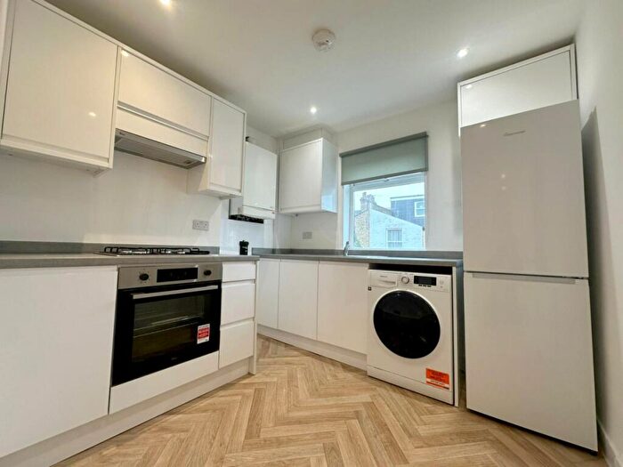 2 Bedroom Flat To Rent In Osborne Road, Willesden Green, NW2