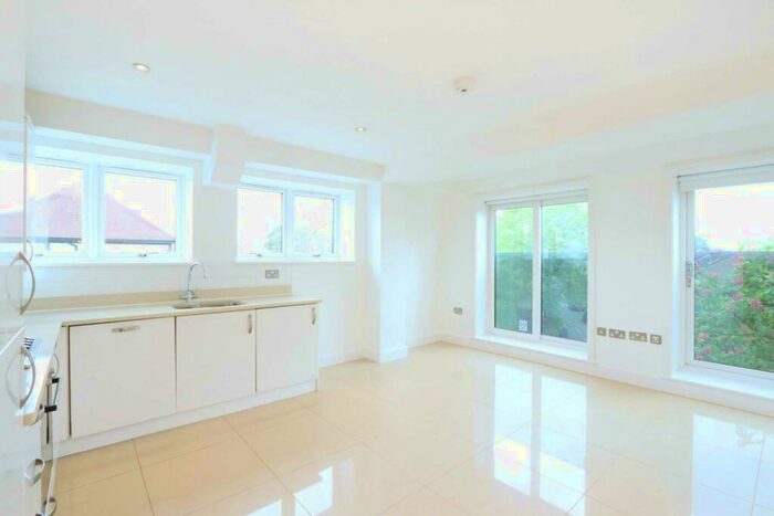 1 Bedroom Apartment To Rent In Coombe Road, New Malden, KT3