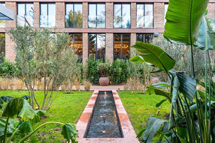 Studio To Rent In Dandi Brondesbury, Brondesbury, London, NW2