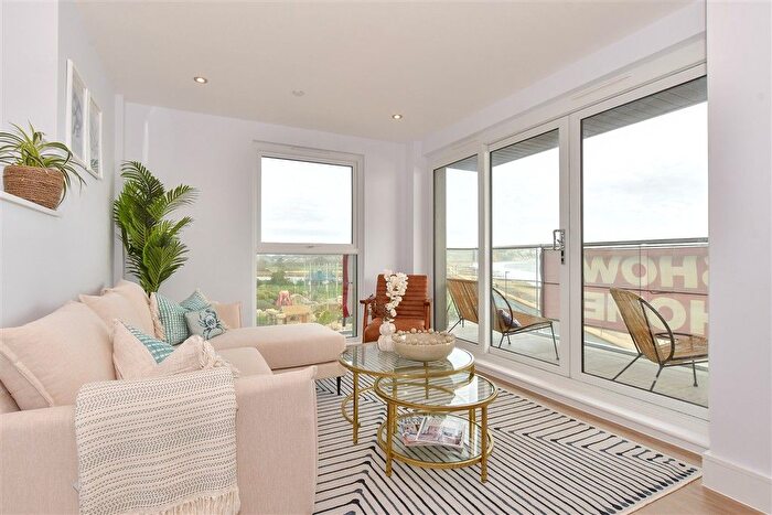 2 Bedroom Flat For Sale In Breakwater Way, Sandown, Isle Of Wight, PO36