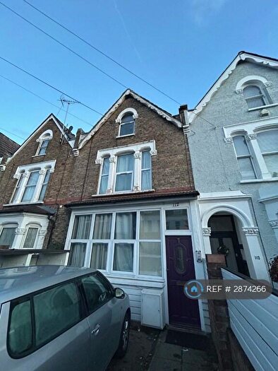 Studio To Rent In Whittington Road, London, N22