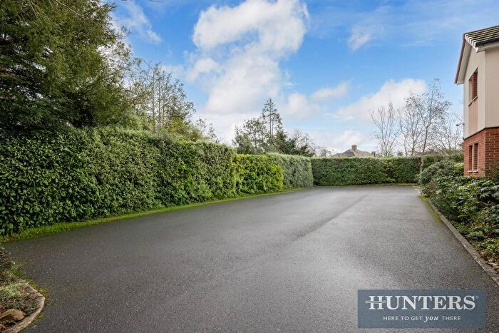 1 Bedroom Property For Sale In Kingston Road, Epsom, KT19