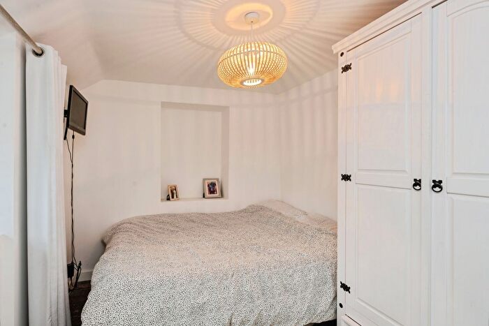 3 Bedroom End Terrace House For Sale In Crown Cottages, Ystradgynlais, Powys, SA9