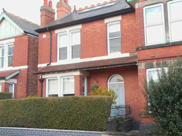 5 Bedroom Semi-Detached House To Rent In Park Grove, Derby DE22