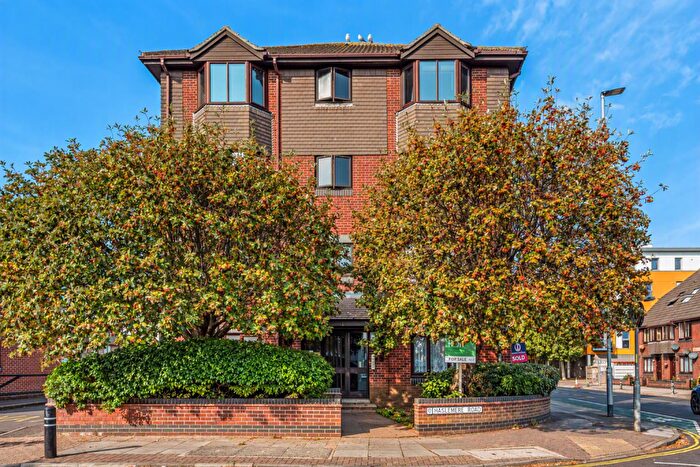 2 Bedroom Flat For Sale In Rowan Court, Southsea, PO4