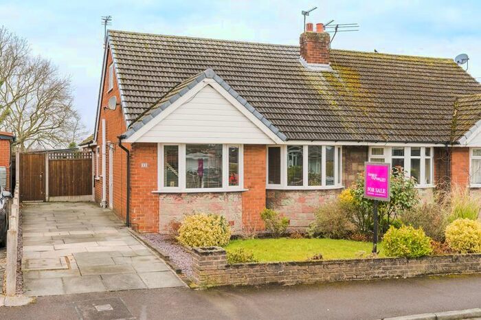 3 Bedroom Semi-Detached House For Sale In Clovelly Drive, Newburgh, Wigan, WN8