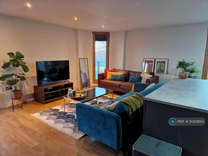 2 Bedroom Flat To Rent In Grove Apartments, Stratford, E15