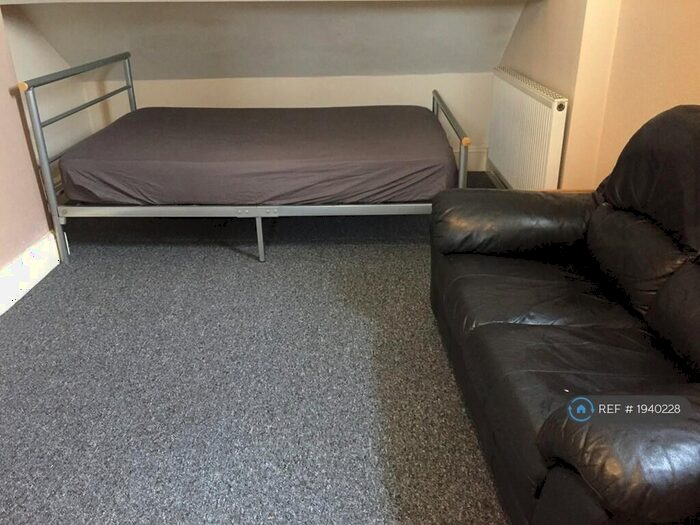 Studio To Rent In Sheffield, Sheffield, S6