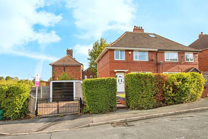 3 Bedroom Semi-Detached House For Sale In Inglewood Place, Leeds, LS14