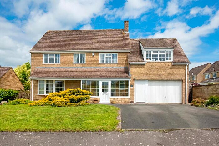 5 Bedroom Detached House For Sale In Ballards Close, Mickleton, GL55