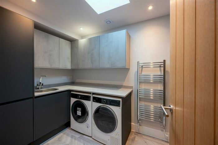 5 Bedroom Detached House For Sale In Fair Oak Road, Bishopstoke, Eastleigh, SO50