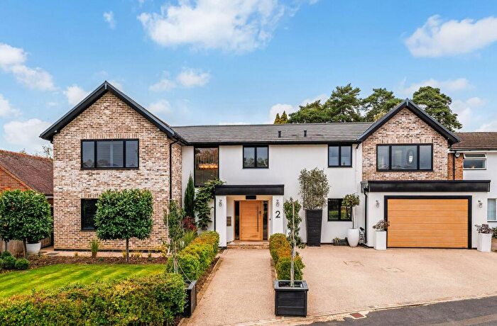 4 Bedroom Detached House For Sale In St. Davids Close, Leverstock Green, HP3