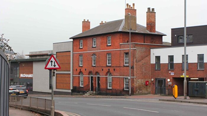 2 Bedroom Flat For Sale In The Broadway, Maidstone, ME16