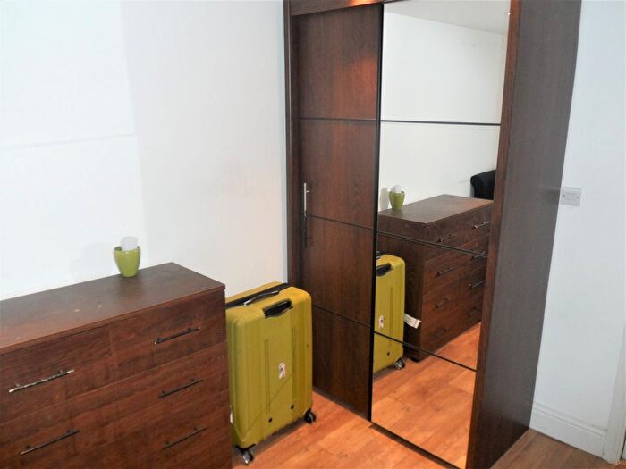 2 Bedroom Flat To Rent In Lower Addiscombe Road, Croydon, CR0