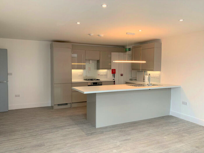 2 Bedroom Flat To Rent In West Manor, LU1