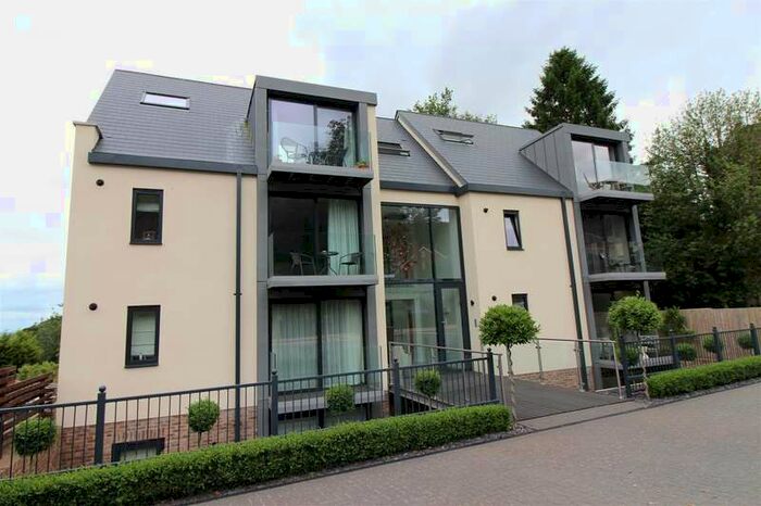 2 Bedroom Penthouse Flat To Rent In Victoria Road, Malvern, WR14