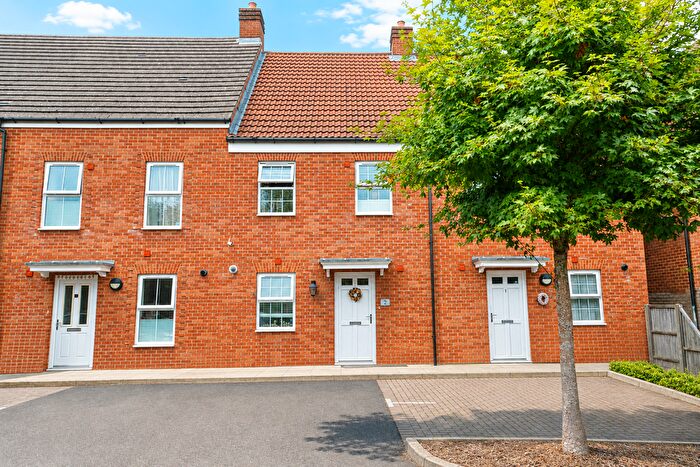 3 Bedroom Terraced House For Sale In Fleming Drive, St. Albans, AL3